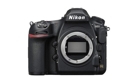 En eBay, tenemos la full frame Nikon D850 por 2.299,99 euros de importación