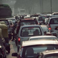 Una madre busca al 'ángel de la guarda' que le abrió el tráfico para poder llevar a su bebé al hospital