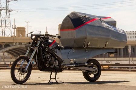 Esta moto-camper es real y es un proyecto tan loco que roza la genialidad
