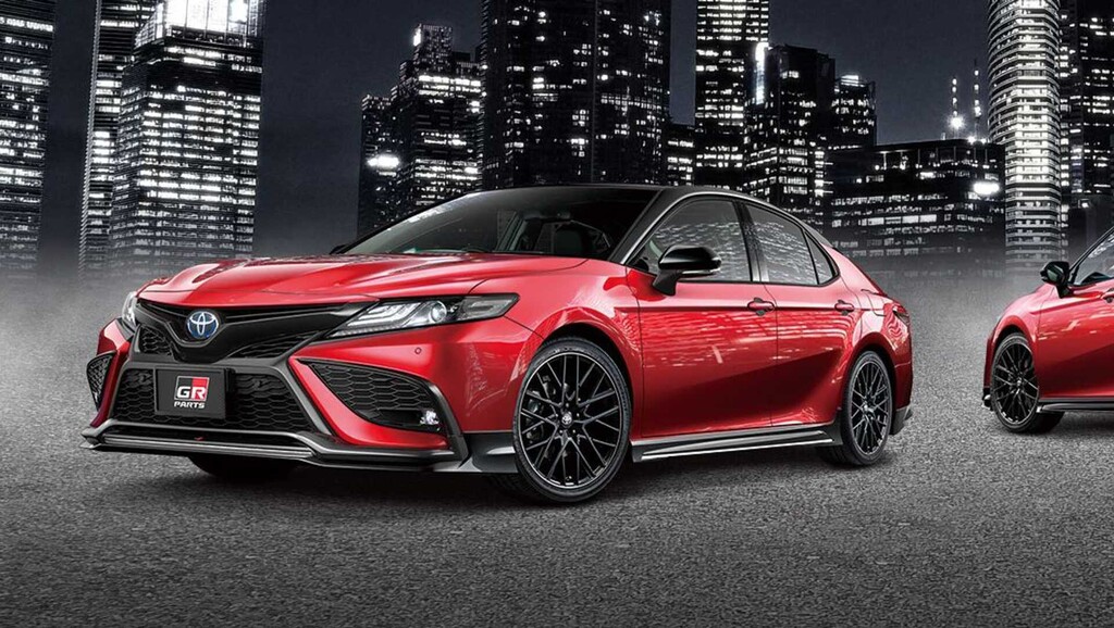 Toyota Camry se viste de Gazoo Racing con este paquete estético