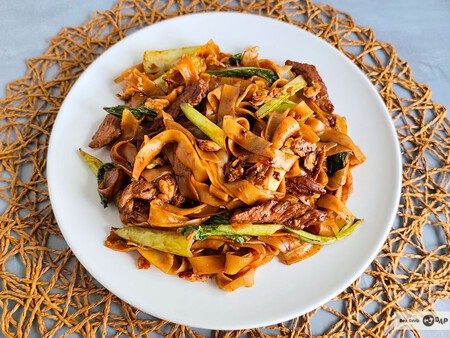 Pad See Ew: receta de los fideos de arroz tailandeses más típicos de la comida callejera