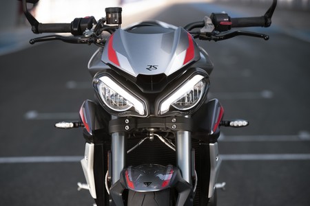 La nueva Triumph Street Triple RS está más enfadada que nunca: 123 CV, 79 Nm y los mismos 166 kg