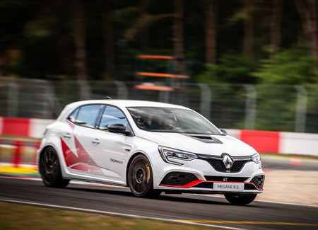 El Renault Mégane R.S. Trophy-R costará 55.000 euros en Francia, aunque en España aún no tiene precio