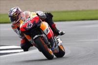 MotoGP, todos al suelo y primera victoria de Dovizioso