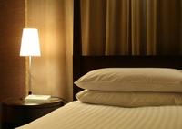 ¿Lisa o ajustable? Legisladores y hoteleros de California se pelean por las sábanas de hotel