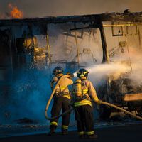 "Es una pesadilla para un bombero". Alemania gastó 16 millones en un modernísimo parque de bomberos. Uno de sus camiones eléctricos se incendió y lo redujo a cenizas: no tenían ni detectores de humo