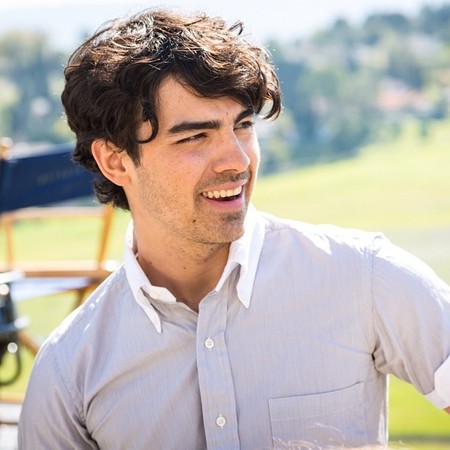 Joe Jonas habla de todo: que si drogas, alcohol, virginidad... ¡estamos que lo tiramos!