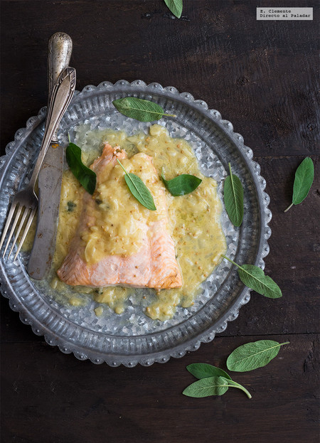 Salmón al vapor con salsa de mostaza a la antigua y sidra. Receta