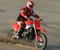 Una Honda CBR 900 Fireblade vence el Le Touquet Enduro Holeshot