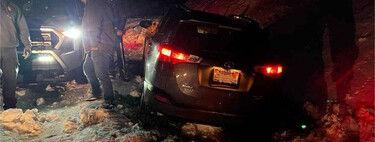 Cuidado si el GPS detecta mucho tráfico. Manda a 20 conductores a evitar un atasco y terminan atrapados por la nieve en un camino de cabras