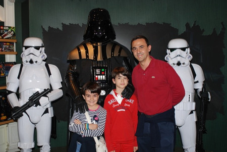 Nos hemos ido a ver a Darth Vader y a varios Soldados Imperiales a la Disney Store de La Vaguada