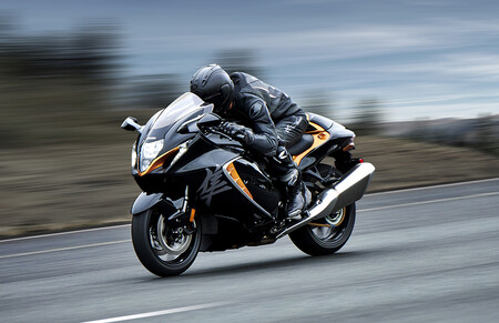 ¡Ha vuelto! La nueva Suzuki Hayabusa reclama el trono de los 300 km/h con 190 CV, por 21.995 euros