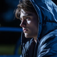 Cuando los amigos te apoyan pero hacen bromas: la homofobia sutil entre los adolescentes