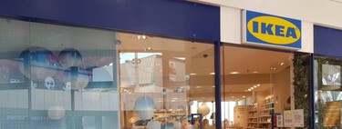 Ikea tiene un outlet en el que podemos comprar una mesa extensible barata y elegante, ideal para pisos pequeños