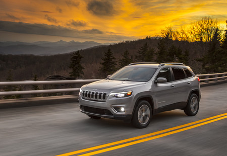El Jeep Cherokee 2019 estrena facelift en sus primeras imágenes oficiales