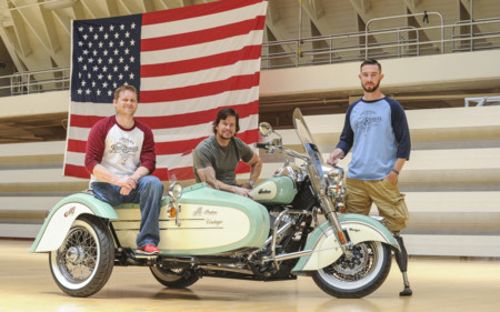 La mototerapia de Indian Motorcycles ayuda a los veteranos de guerra con discapacidades