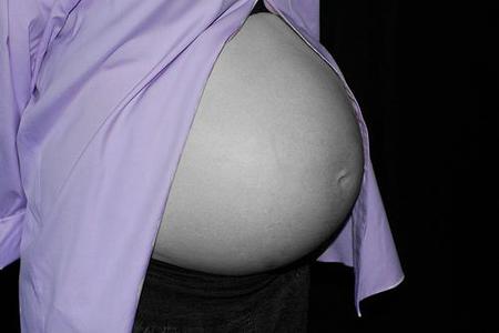 El embarazo protegería contra la artritis reumatoide