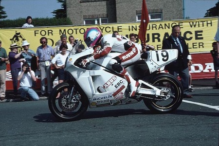 Steve Hislop en el IOMTT de 1992 con Norton