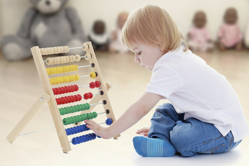 Siete actividades Montessori para hacer con niños en casa