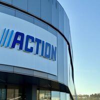 Action tiene rebajada (hasta el 28 de abril) esta silla colgante ideal para la terraza o jardín 