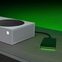 La solución a los problemas de espacio en Xbox Series X|S pasa por un buen SSD. Y este Seagate es externo, rápido y barato