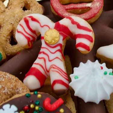 Esta cafetería de la CDMX parece sacada de una película navideña: disfruta su barra de buñuelos recién hechos