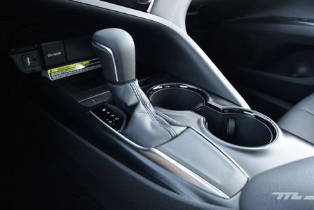 Toyota Camry 2018 13
