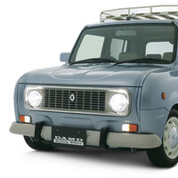 En Japón están flipadísimos con el Renault 4 viejo: se están gastando pastones en hacer copias sobre un Suzuki