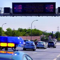 La DGT anuncia un nuevo arsenal para 2022: hasta 26 radares nuevos y más drones para controlar a los conductores