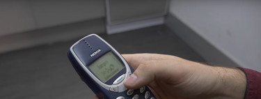 ¿Merece el Nokia 3310 original su fama de indestructible? Lo sometemos a un test de resistencia de cinco pruebas 