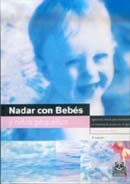 Nadar con bebés y niños pequeños