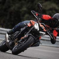 ¿Que si en España tenemos motos caras? Sí. Es cosa de Europa, y no somos los únicos. Pero vas a flipar con lo que valen en la India 