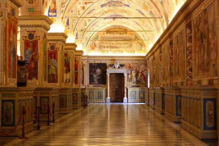 Los Museos Vaticanos abrirán mañana por la noche