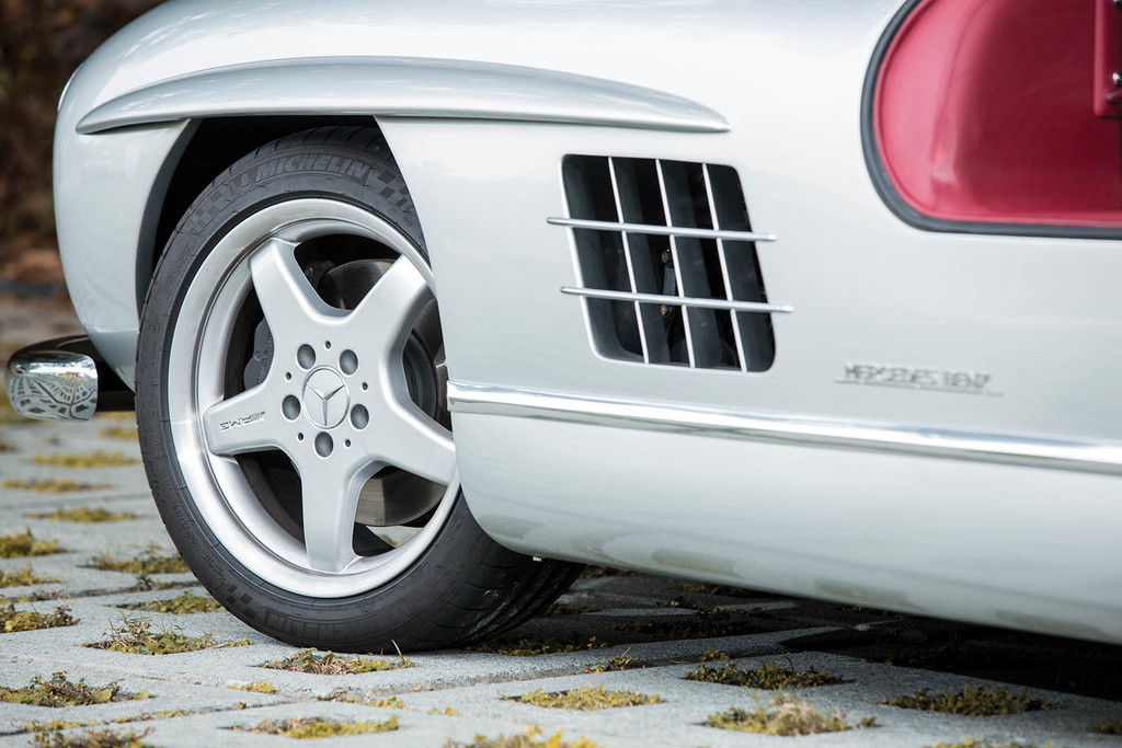 Mercedes 300 SL AMG restomod