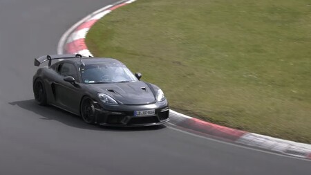 ¡Pillado! El Porsche Cayman más bestia ya está rodando en Nürburgring, suena de lujo y viene con hambre de 911