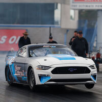 Ford se saca de la manga este nuevo dragster eléctrico de 1.800 CV que quiere ser el más rápido en el cuarto de milla