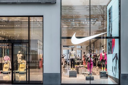 Liquidación en el outlet de Nike: zapatillas Pegasus, vestidos, camisetas y más desde 24 euros
