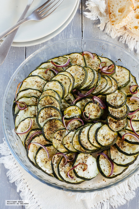Calabacitas con finas hierbas al horno. Receta vegetariana fácil