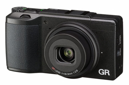 Ricoh GR II: todo sobre la nueva compacta avanzada con sensor APS-C, sin OLPF, y ahora con WiFi y NFC