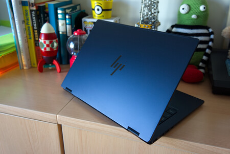 Hp Omnibook X Flip 14 Review Xataka Analisis Carcasa