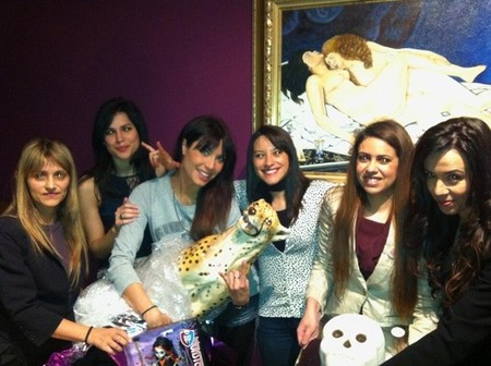 Fiesta de cumple sorpresa para Pilar Rubio... ¡vaya regalitos!