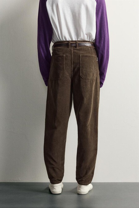Los Pantalones De Pana Que Llevabas En Los Noventa Vuelven Para Salvar Tus Looks De Otono De Inspiracion Britanica