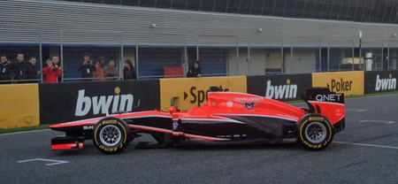 Marussia descubre el MR02