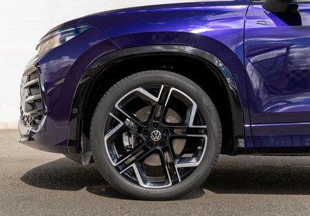 Detalles Tayron Ultra Violeta 5