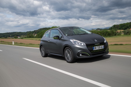 El nuevo Peugeot 208 eléctrico será una versión más del auto, por lo que no tendrá mayores diferencias estéticas
