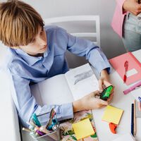 Mi hijo se distrae en clase: a qué se debe y qué puedo hacer