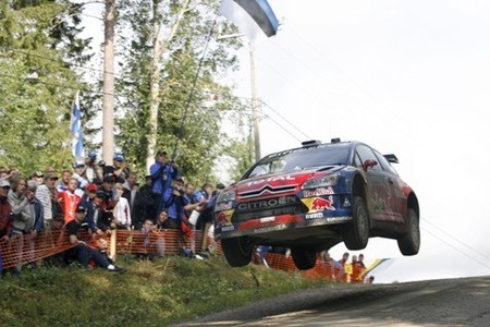 Sébastien Loeb da la campanada en el Rally de Finlandia