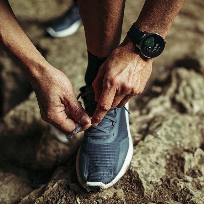 Ss050520000 Suunto 9 Peak Granite Blue Titanium On Wrist 01