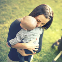Dar apoyo psicológico a las madres con depresión posparto produciría cambios saludables en el cerebro de sus bebés