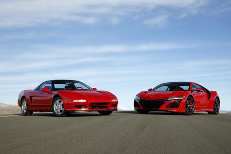 El Acura/Honda NSX cumple 30 años de ponerse al tú por tú con los superautos europeos